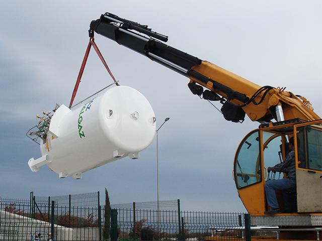 Installation des LNG-Tanklagers 