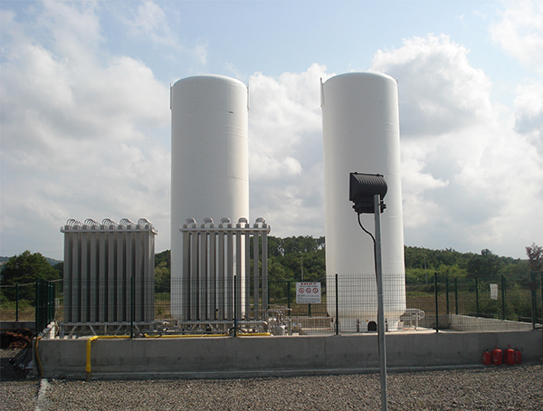  Tanques de Almacenamiento de GNL