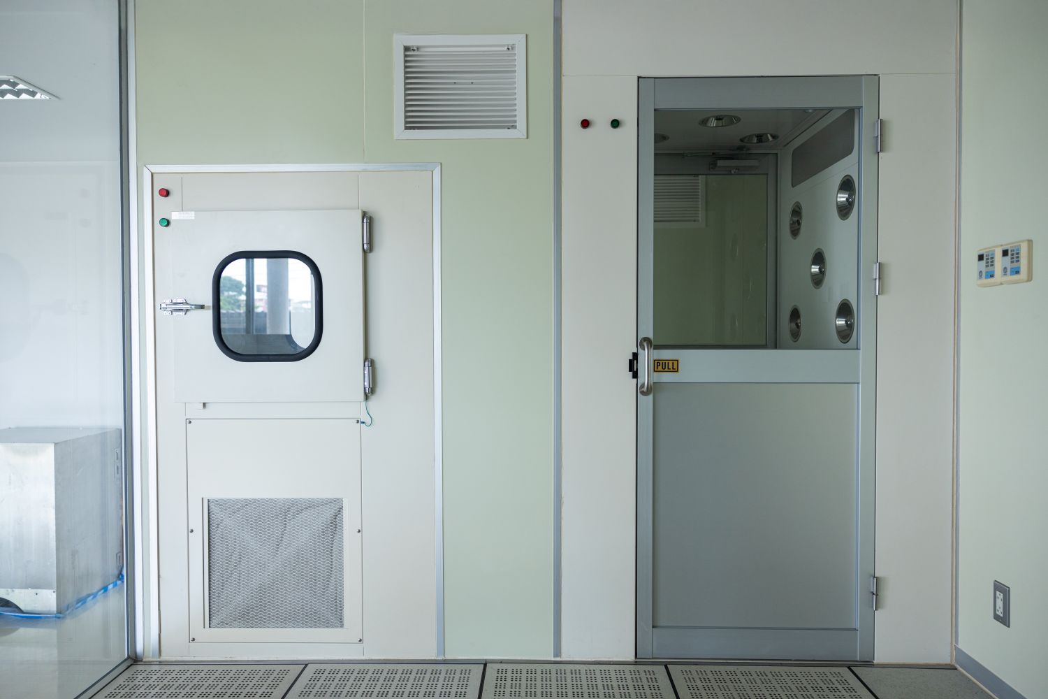 Kontaminasyona Karşı Hava Kalkanı: Temiz Oda Ekipmanlarında Air Shower (Hava Duşu) Entegrasyonunun Önemi